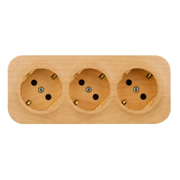 bs-92423-rozetka-3-mestnaya-s-z-o-u-16a-220v-sosna-1566308401-0
